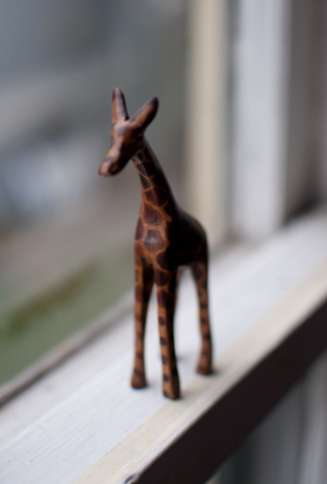 1/Carved giraffe